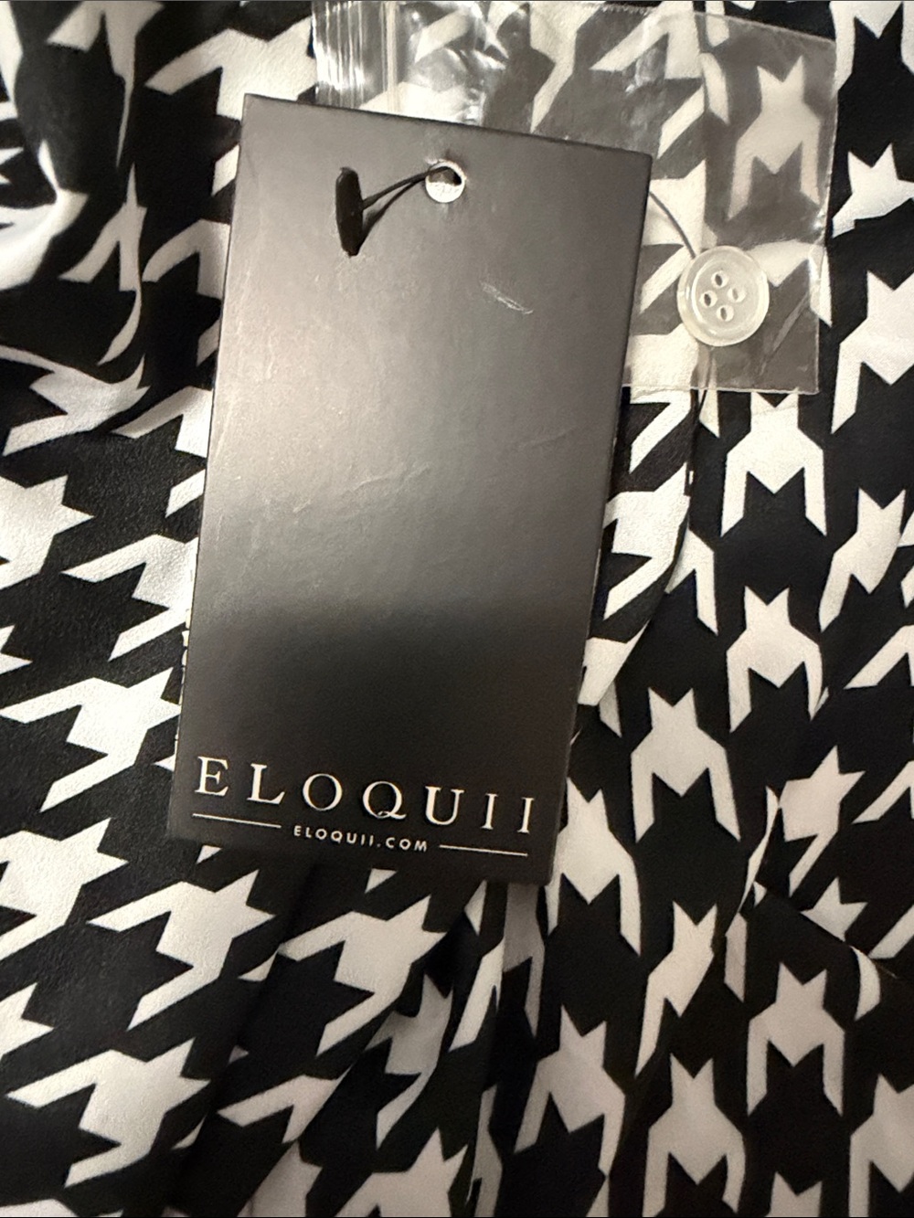 Eloquii Black and White Houndstooth Button-Down Puff Sleeve Blouse Size 24 - Picture 16 of 16